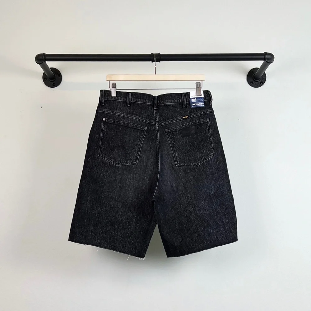 NWT Wrangler High Rise Raw Hem Festival Bermuda Shorts Grey